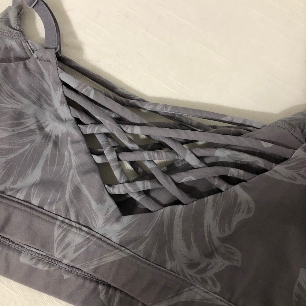 Fabletics grey strapped back sports bra - Picture 2 of 7